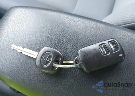 2015 Toyota Corolla L z USA, uszkodzony, nr VIN 2T1BURHEXFC342572